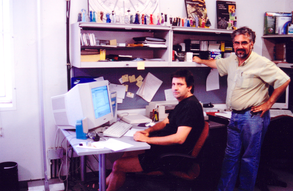 M. A. Coso y J. Sanz en el estudio trabajando en el proyecto del TC