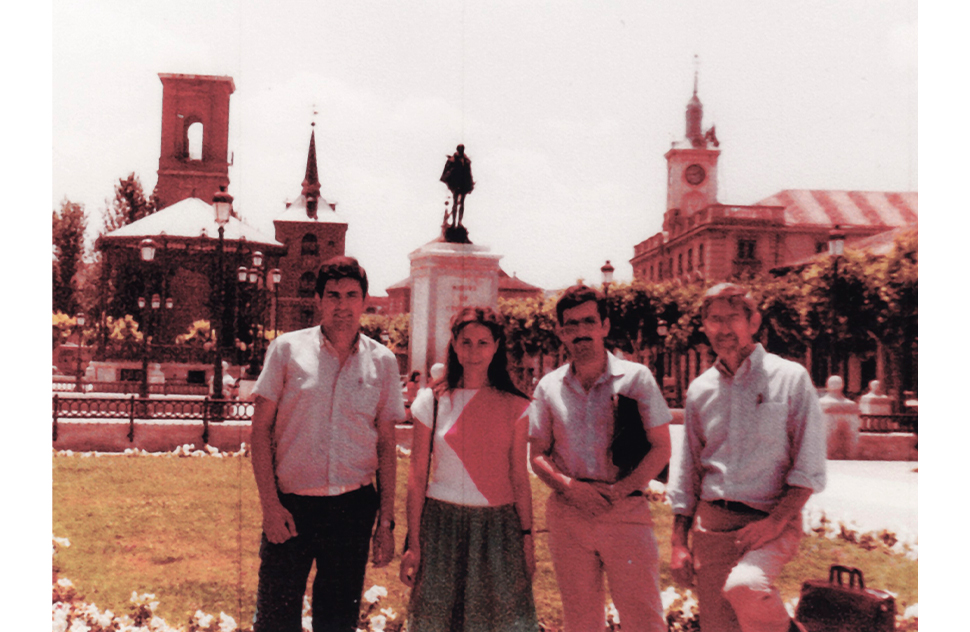 Mercedes, Juan y Miguel con J.J. Allen