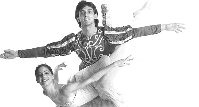 Joven Ballet María de Ávila, Amador Castilla y Violeta
                              Gastón, 1989. Archivo Violeta Gastón