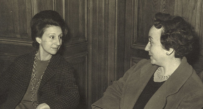 Conchita Pujol y María de Ávila en Terraza Martini, Barcelona, 1961-62. Associació LiceXballet (Carmen Cavaller)