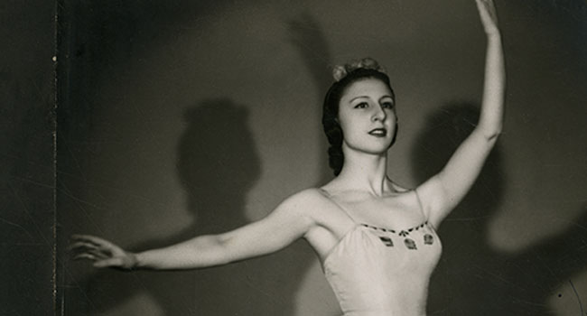 Foto dedicada. 1939-1945 ca. Archivo MAE-Institut del Teatre
